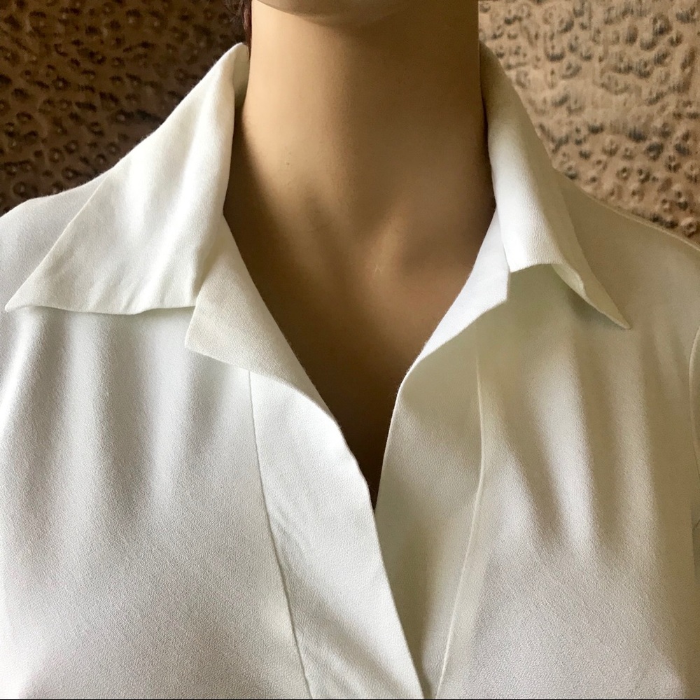 White silk like pullover blouse - Picture 3 of 6